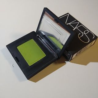 ナーズ(NARS)のNARS シングルアイシャドー ライトモスグリーン 5367 MATCHA 抹茶(アイシャドウ)