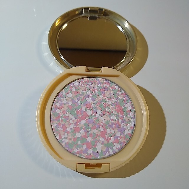 GUERLAIN(ゲラン)のゲラン メテオリットヴォワイヤージュ フェイスパウダー プレストパウダー コスメ/美容のベースメイク/化粧品(フェイスパウダー)の商品写真