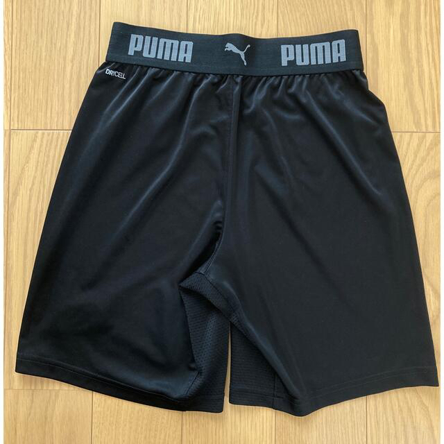 PUMA(プーマ)のPUMA プーマ ハーフパンツ　150cm 黒 キッズ/ベビー/マタニティのキッズ服男の子用(90cm~)(パンツ/スパッツ)の商品写真