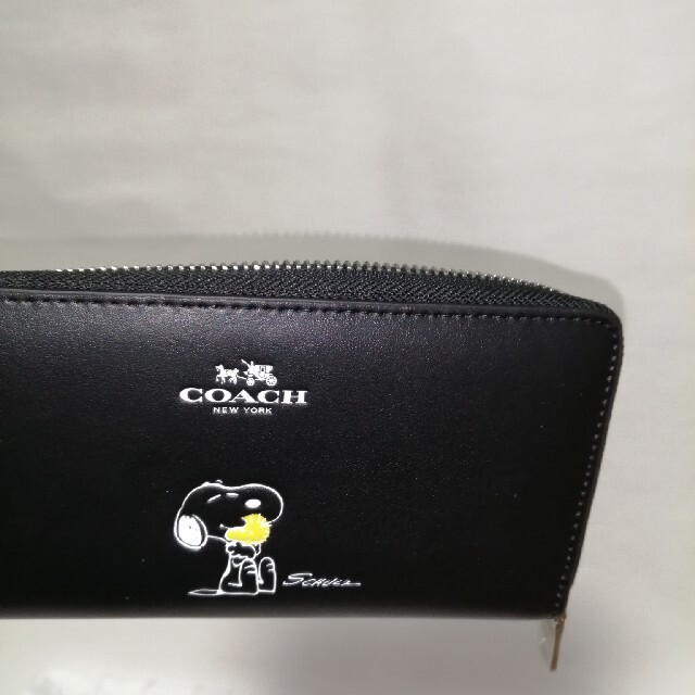 COACH(コーチ)の新品未使用！コーチCOACHラウンドファスナー長財布スヌーピー レディースのファッション小物(財布)の商品写真