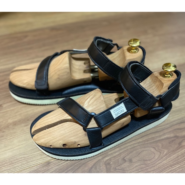 TOM WOOD × SUICOKE コラボ グリーンスウェードミュールサンダル