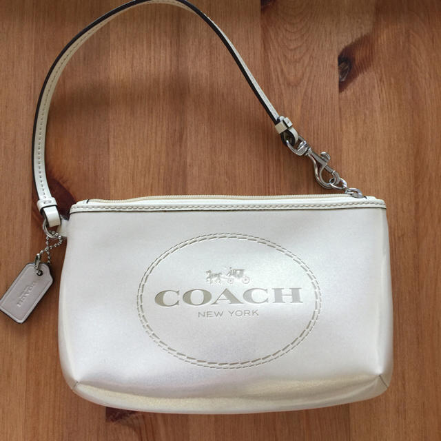 COACH(コーチ)のポーチ レディースのファッション小物(ポーチ)の商品写真