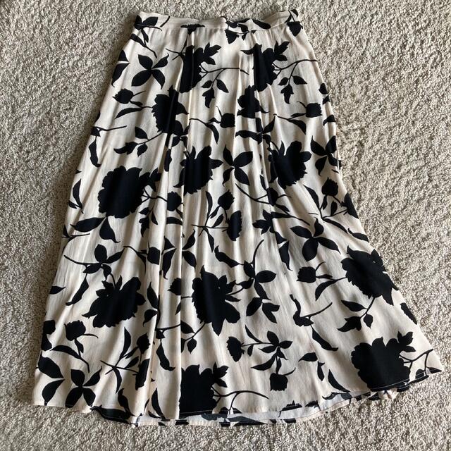 H&M(エイチアンドエム)のh&m  花柄ロングスカート レディースのスカート(ロングスカート)の商品写真