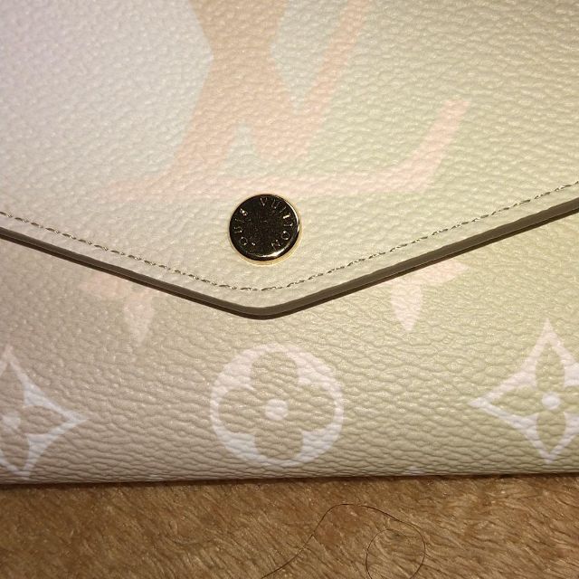 スナップを LOUIS VUITTON - ルイヴィトンM81276 ポルトフォイユ・サラ