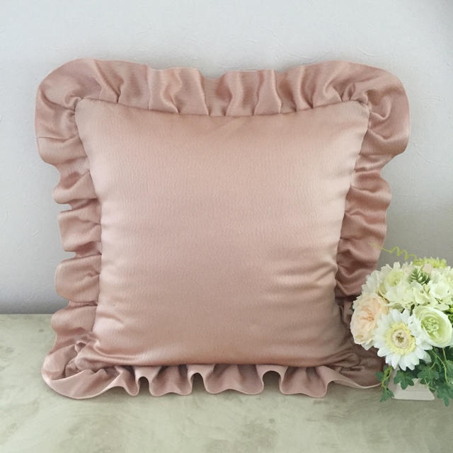 フリル クッションカバー ハンドメイド ♡ フリル クッションカバー ハンドメイド ♡
