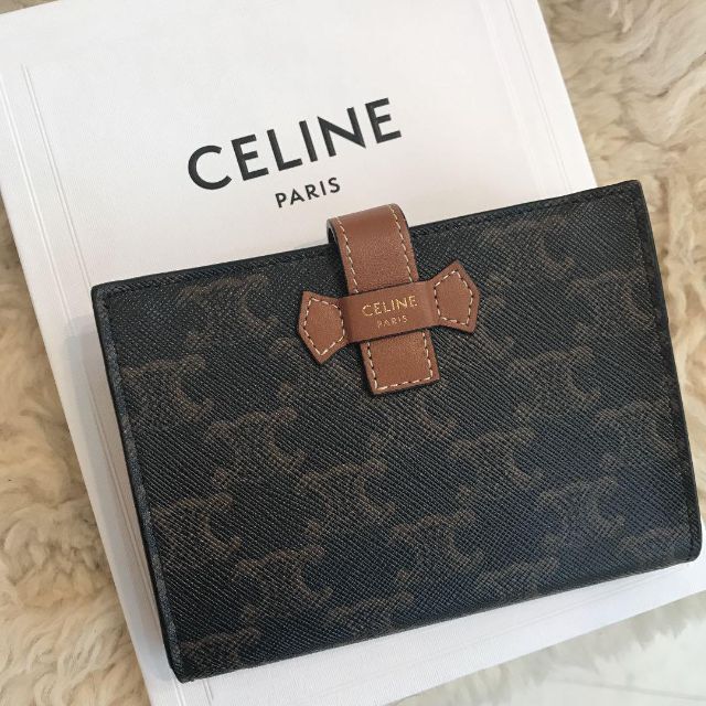 celine - ☆美品☆セリーヌ ミディアム ストラップ ウォレット 二