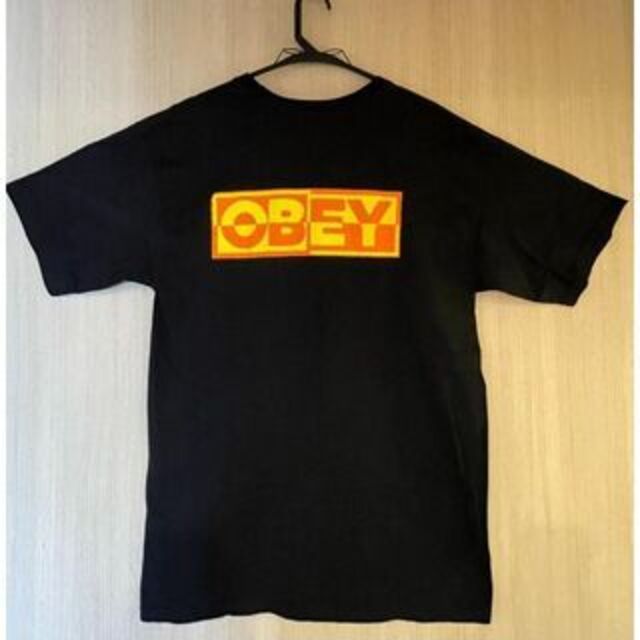 OBEY(オベイ)の【mio様専用】OBEY／オベイ メンズTシャツ　Lサイズ・白／黒 ２枚セット メンズのトップス(Tシャツ/カットソー(半袖/袖なし))の商品写真