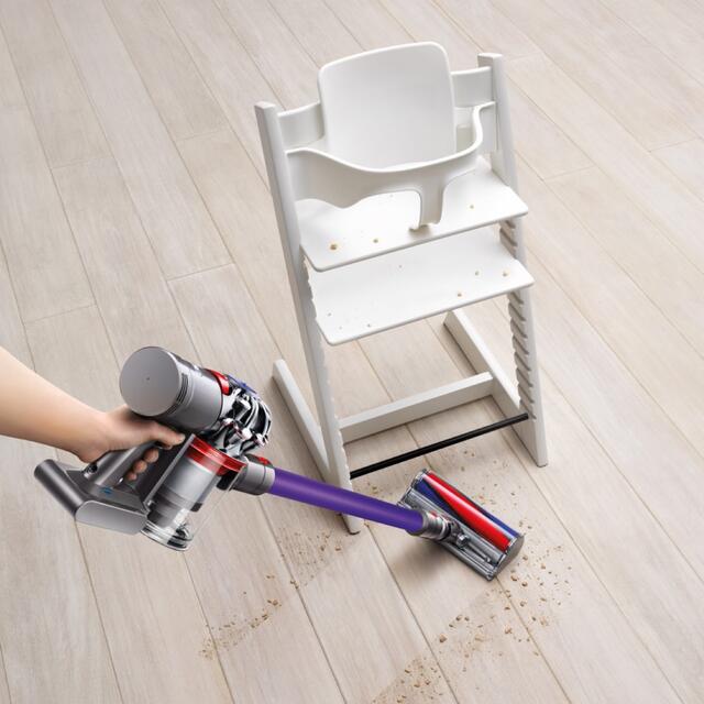 Dyson(ダイソン)の【新品】ダイソン スティッククリーナーV07 fluffy 特別セット チタン スマホ/家電/カメラの生活家電(掃除機)の商品写真