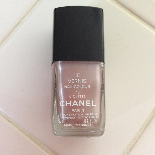 CHANEL(シャネル)の【CHANEL】マニキュア#73 Violette コスメ/美容のネイル(マニキュア)の商品写真