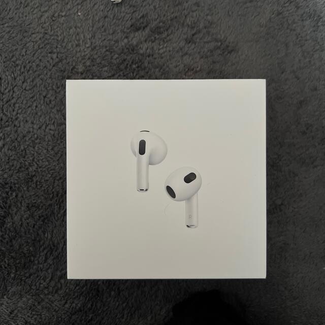 ヘッドフォン/イヤフォンApple AirPods 第3世代　早い者勝ち