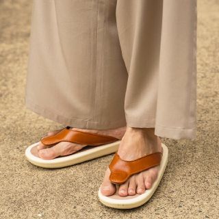 cristaseya JOJOのサンダル-