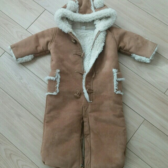 babyGAP(ベビーギャップ)の新品同様babyGap カバーオール キッズ/ベビー/マタニティのベビー服(~85cm)(カバーオール)の商品写真