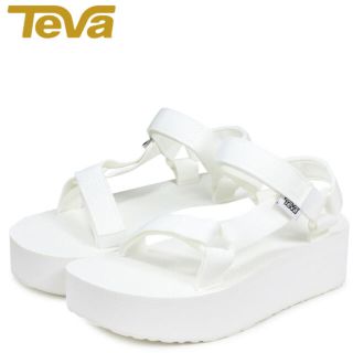 テバ(Teva)の新品未使用💛teva 厚底サンダル　白　ホワイト　23.5〜24.0(サンダル)