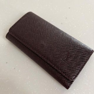 ルイヴィトン(LOUIS VUITTON)のルィヴトン　タイガ（ボルドー）keyケース　４連(キーケース)