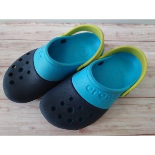 クロックス(crocs)のクロックス　キッズサンダル　【ブルー＆グレー】19㌢(サンダル)