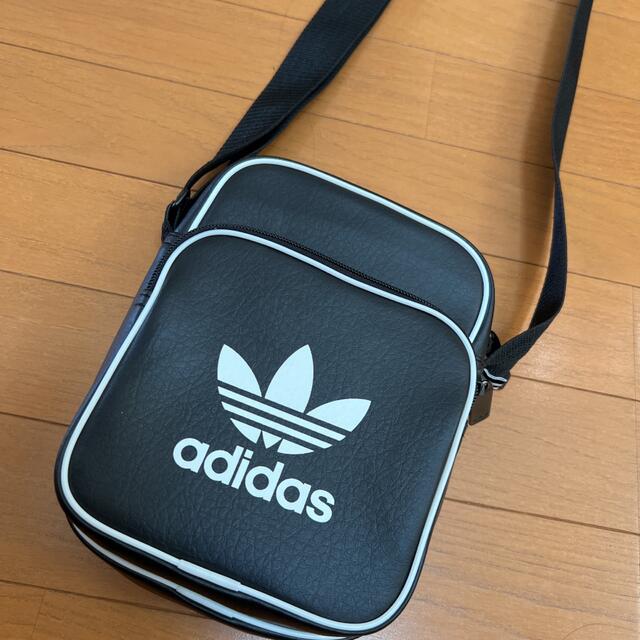 adidas originals ロゴショルダーバッグ - ショルダーバッグ