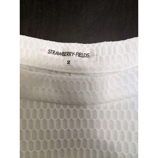 STRAWBERRY-FIELDS(ストロベリーフィールズ)の【美品】ストロベリーフィールズの白スカート レディースのスカート(ひざ丈スカート)の商品写真