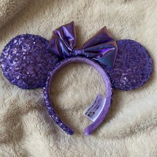 ディズニー(Disney)のディズニー　カチューシャ　紫　スパンコール(カチューシャ)