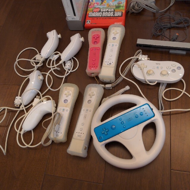 任天堂　Wii 本体　WiiFit セット