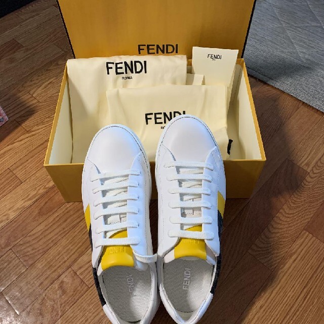 超人気高品質 FENDI FENDIスニーカー - スニーカー - journeyhomevets.org