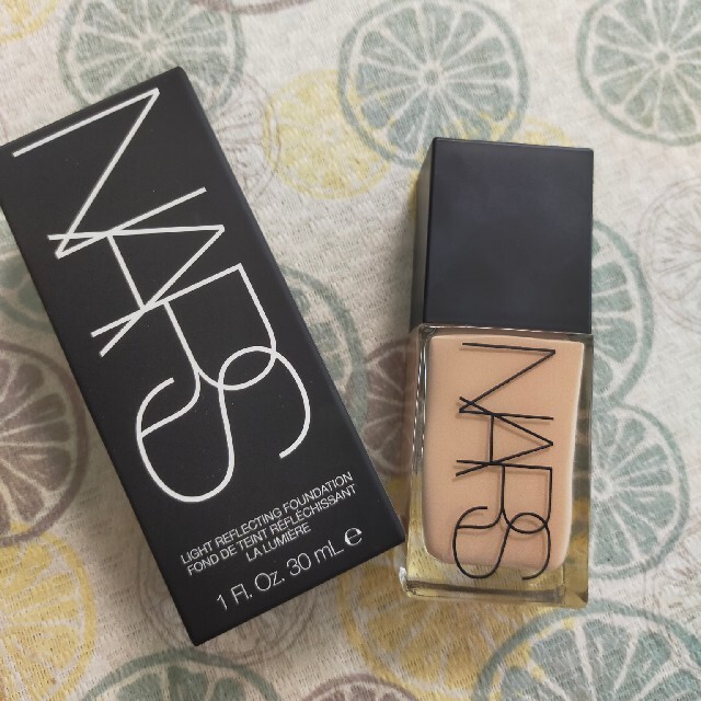 NARS ライトリフレクティングファンデーション　02166