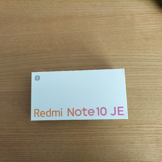 au(エーユー)のRedmi Note 10 JE スマホ/家電/カメラのスマートフォン/携帯電話(スマートフォン本体)の商品写真
