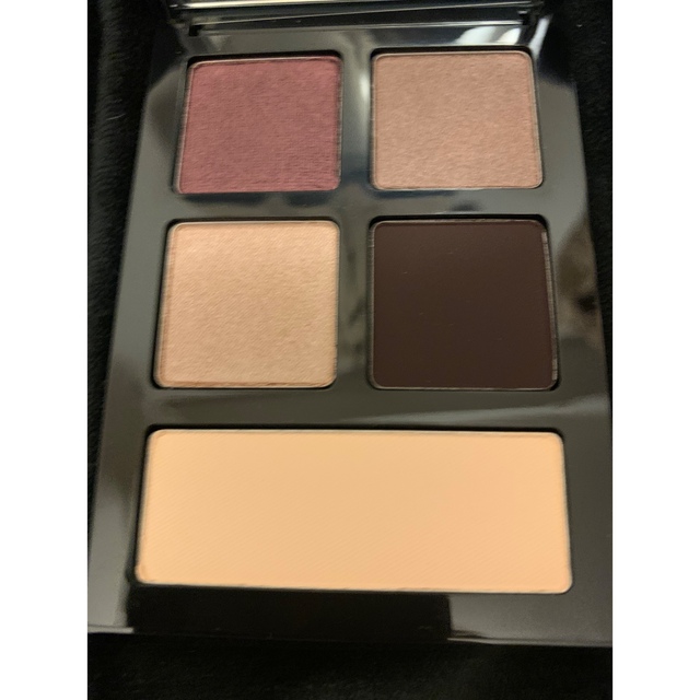 BOBBI BROWN(ボビイブラウン)のBOBBI BROWN エッセンシャル マルチカラー アイシャドウ パレット コスメ/美容のベースメイク/化粧品(アイシャドウ)の商品写真