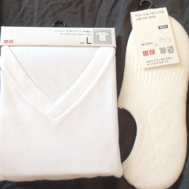 UNIQLO(ユニクロ)のユニクロ　UNIQLO　Tシャツ　ソックス　セット メンズのトップス(Tシャツ/カットソー(半袖/袖なし))の商品写真