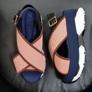 マルニ(Marni)のマルニ　MARNI 厚底サンダル　新品　39(サンダル)