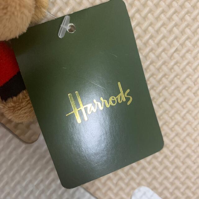 Harrods(ハロッズ)のロンドン　Harrods ハロッズ　クマのぬいぐるみ　キーホルダー　2点セット エンタメ/ホビーのおもちゃ/ぬいぐるみ(ぬいぐるみ)の商品写真