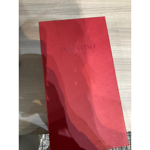 VALENTINO(ヴァレンティノ)のValentino正規新品　山羊ベルト　ロゴ付き レディースのファッション小物(ベルト)の商品写真