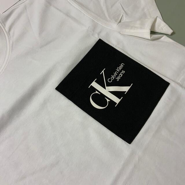 Calvin Klein(カルバンクライン)の洗練されたデザイン　カルバンクライン　ポケットTシャツ　ホワイト　S　新モデル メンズのトップス(Tシャツ/カットソー(半袖/袖なし))の商品写真