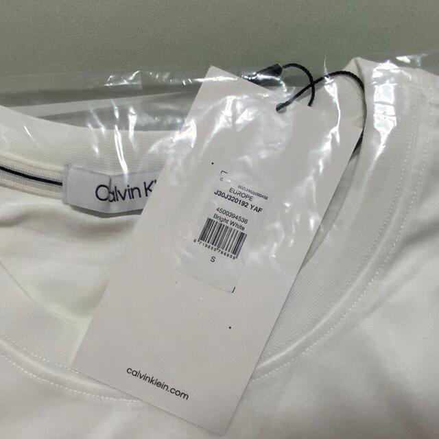 Calvin Klein(カルバンクライン)の洗練されたデザイン　カルバンクライン　ポケットTシャツ　ホワイト　S　新モデル メンズのトップス(Tシャツ/カットソー(半袖/袖なし))の商品写真