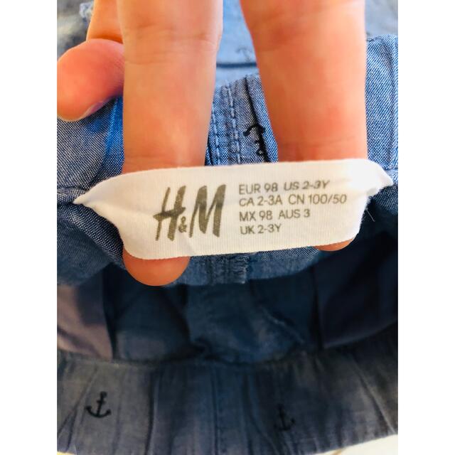 H&M(エイチアンドエム)の【2枚セット】半ズボン2枚　90センチ キッズ/ベビー/マタニティのキッズ服男の子用(90cm~)(パンツ/スパッツ)の商品写真