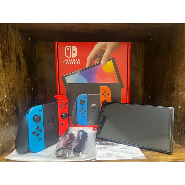 【極美品・有機EL】箱付Switch本体＋Joy-Con＋グリップ＋ストラップNintendo_Switch