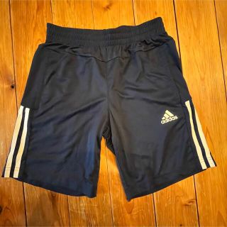 アディダス(adidas)のadidas アディダス☆ハーフパンツM 150☆スポーツウェア(パンツ/スパッツ)