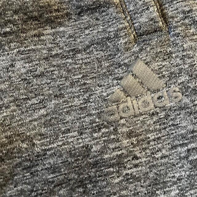 adidas(アディダス)のadidas アディダス☆ハーフパンツ グレー 160☆スポーツウェア キッズ/ベビー/マタニティのキッズ服男の子用(90cm~)(パンツ/スパッツ)の商品写真