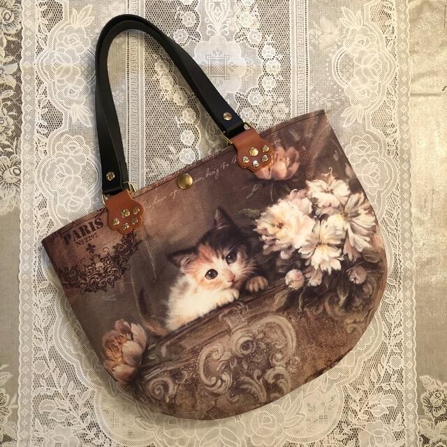 NEW ARRIVAL肉球トートバッグ ☆ アッシュデザインの通販 by ミルク ...