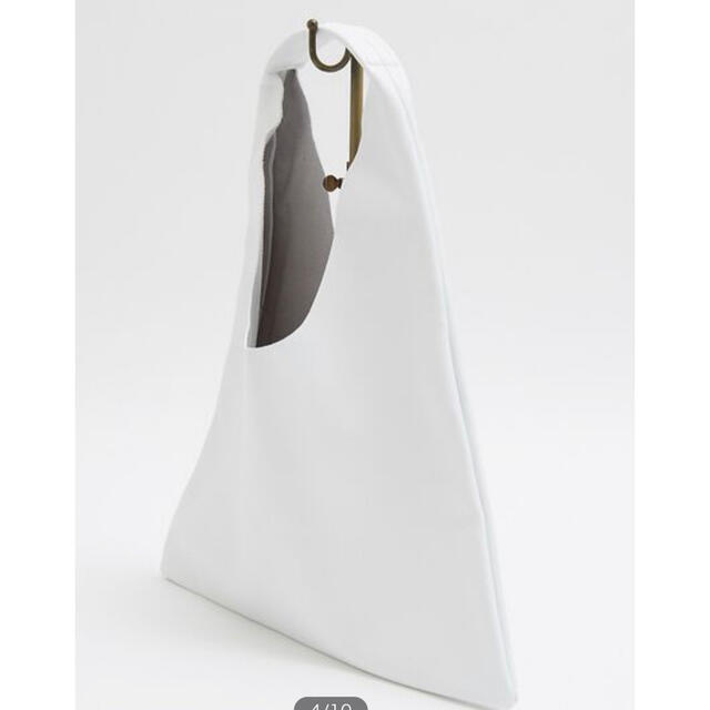ARRON(アローン)のArronトートバッグ白/arron/スムースくり手バッグ レディースのバッグ(ショルダーバッグ)の商品写真