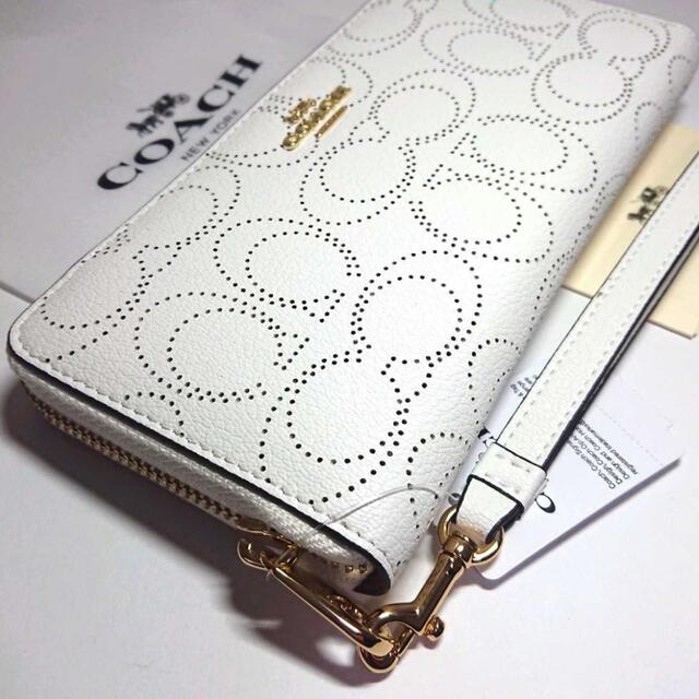 COACH(コーチ)のコーチシグネチャーホワイトラグジュアリーパフォレイテッドレザーパンチング(新作) レディースのファッション小物(財布)の商品写真