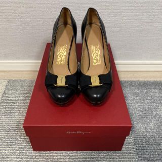 サルヴァトーレフェラガモ(Salvatore Ferragamo)のフェラガモ　ヴァラ ウェッジソールパンプス(ハイヒール/パンプス)