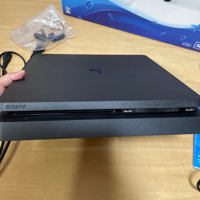 PlayStation4(プレイステーション4)のSONY PlayStation4 本体 CUH-2200AB01 500GB エンタメ/ホビーのゲームソフト/ゲーム機本体(家庭用ゲーム機本体)の商品写真