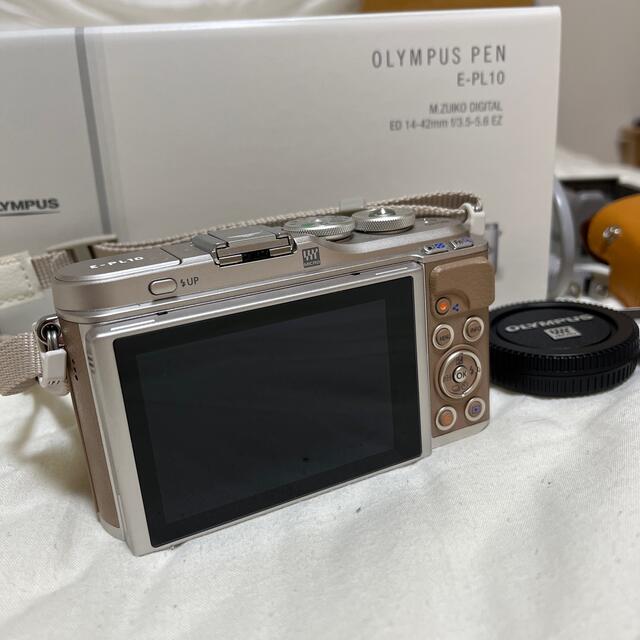 OLYMPUS(オリンパス)の【超美品】オリンパス E-PL10 14-42mm EZレンズキット ブラウン スマホ/家電/カメラのカメラ(ミラーレス一眼)の商品写真