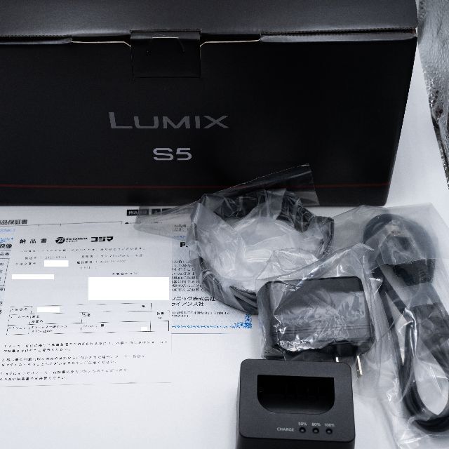 リーニング】 Panasonic 新同品パナソニック LUMIX S5 DC-S5K-K レンズキット おまけ付の通販 by luo's  shop｜パナソニックならラクマ まけします