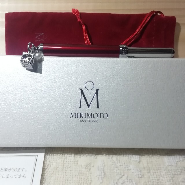 MIKIMOTO(ミキモト)のMIKIMOTO　ミキモトリップブラシ【Red】巾着袋付き コスメ/美容のキット/セット(コフレ/メイクアップセット)の商品写真