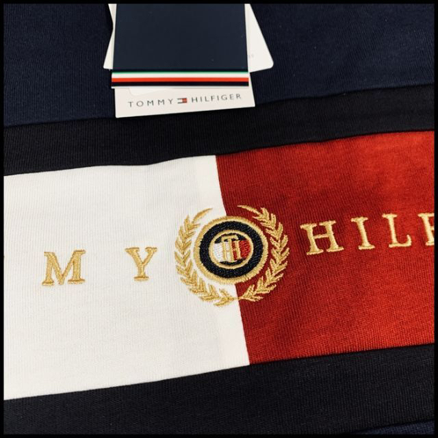 TOMMY HILFIGER(トミーヒルフィガー)のICON INSERT TEE ロゴ刺繍　ネイビー　Lサイズ メンズのトップス(Tシャツ/カットソー(半袖/袖なし))の商品写真