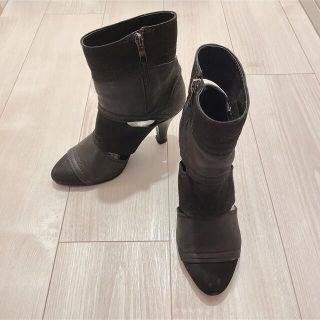 ヘルムートラング(HELMUT LANG)の【1度短時間着用のみ】異素材本革MIXショートブーツ 35 ブラック COBRA(ブーツ)