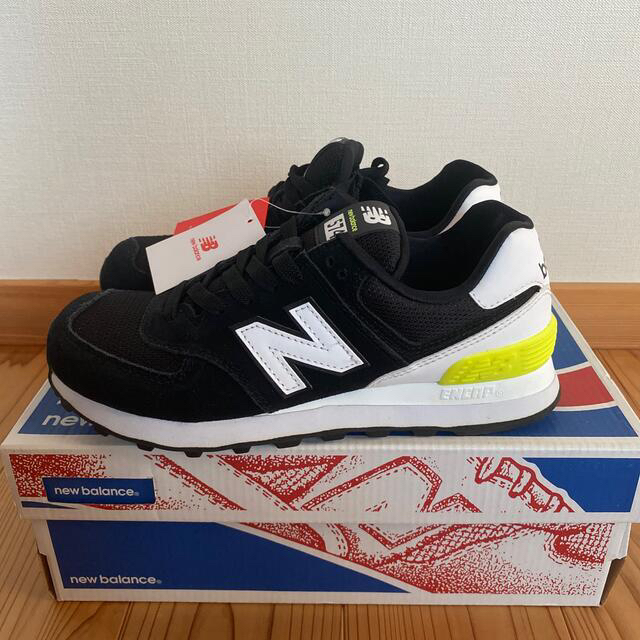 New Balance(ニューバランス)のニューバランス　スニーカー　24cm 新品未使用 レディースの靴/シューズ(スニーカー)の商品写真