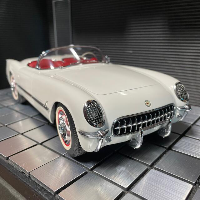 絶版未展示品オートアート1/18シボレーコルベット 1953POLO WHITE