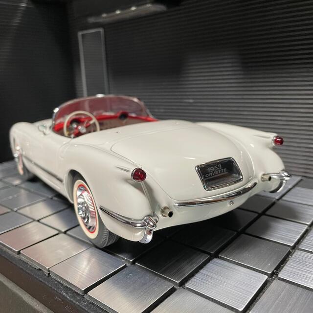 絶版未展示品オートアート1/18シボレーコルベット 1953POLO WHITE